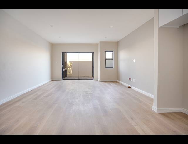 2 BEDROOM HOUSE FOR SALE IN SANDOWN